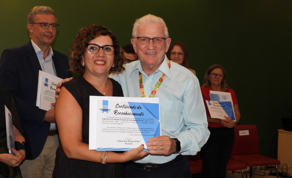 SINEPE/RS &eacute; homenageado em sess&atilde;o solene pelos 64 anos do Conselho Estadual de Educa&ccedil;&atilde;o